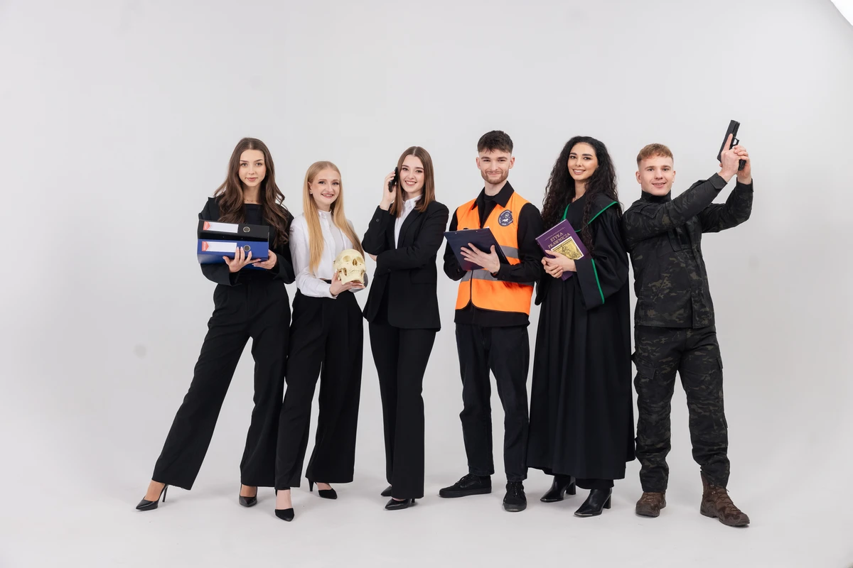 WSPiA Rzeszowska Szkoła Wyższa   13