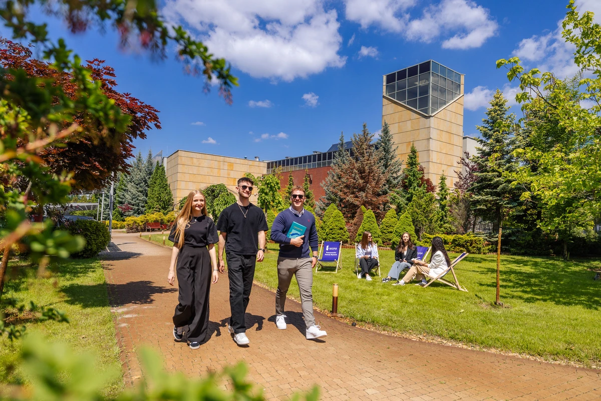 WSPiA Rzeszowska Szkoła Wyższa 14