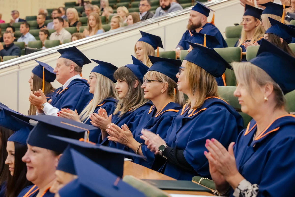 WSPiA Rzeszowska Szkoła Wyższa   8